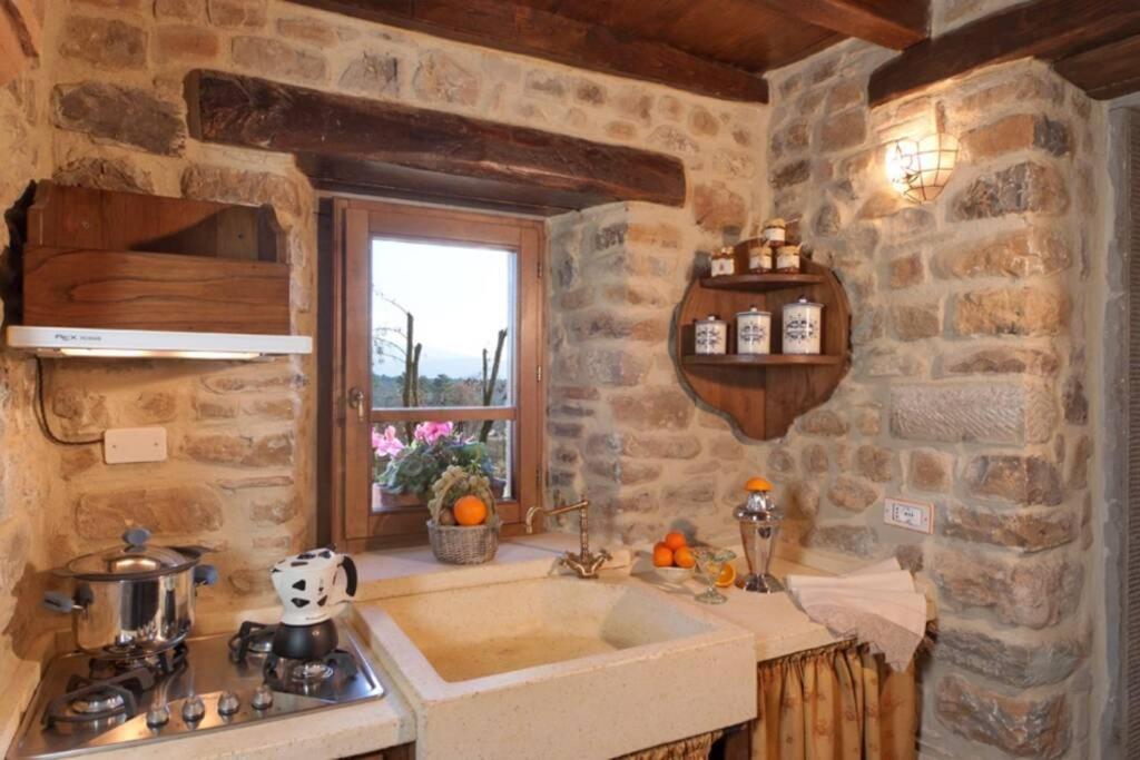 Villa Liz Tuscany, Private Pool, Hot Tub, Property Fenced, Pets Allowed Poppi Eksteriør billede