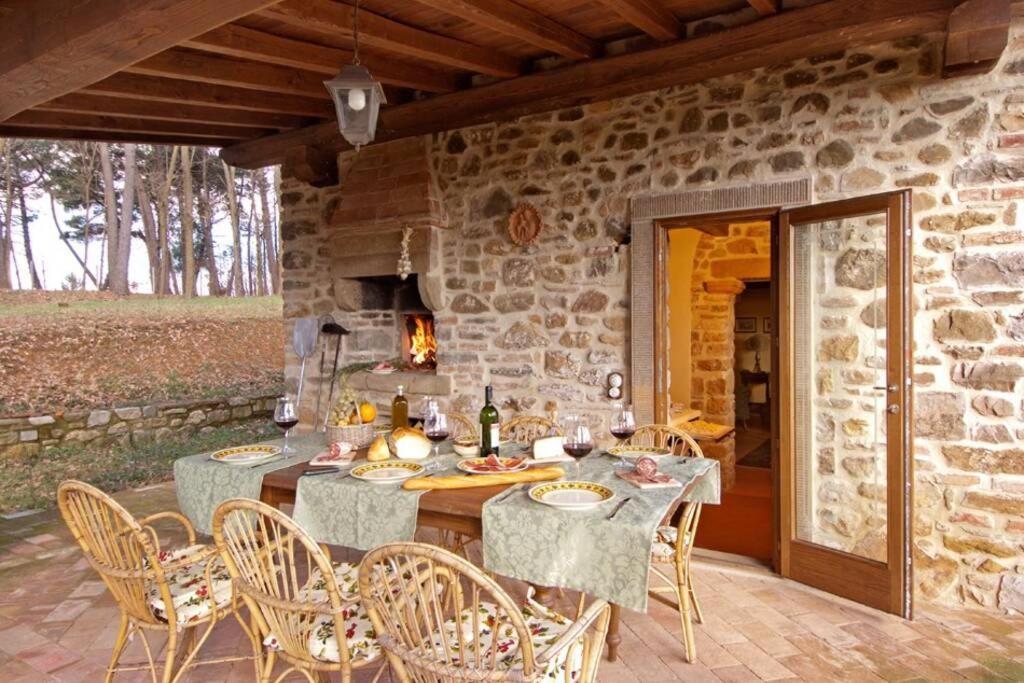 Villa Liz Tuscany, Private Pool, Hot Tub, Property Fenced, Pets Allowed Poppi Eksteriør billede