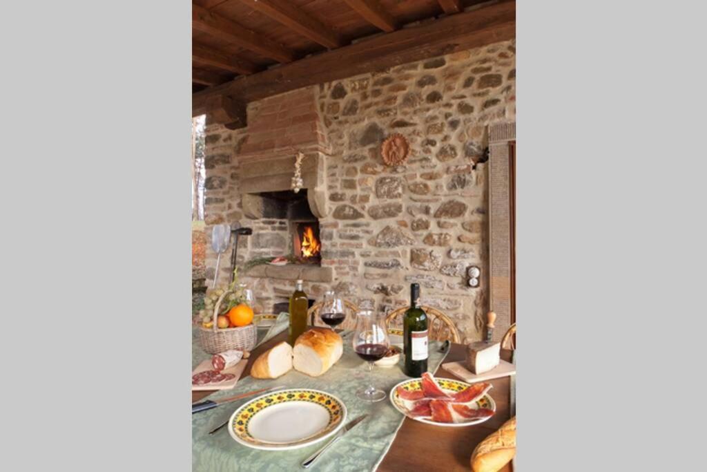 Villa Liz Tuscany, Private Pool, Hot Tub, Property Fenced, Pets Allowed Poppi Eksteriør billede